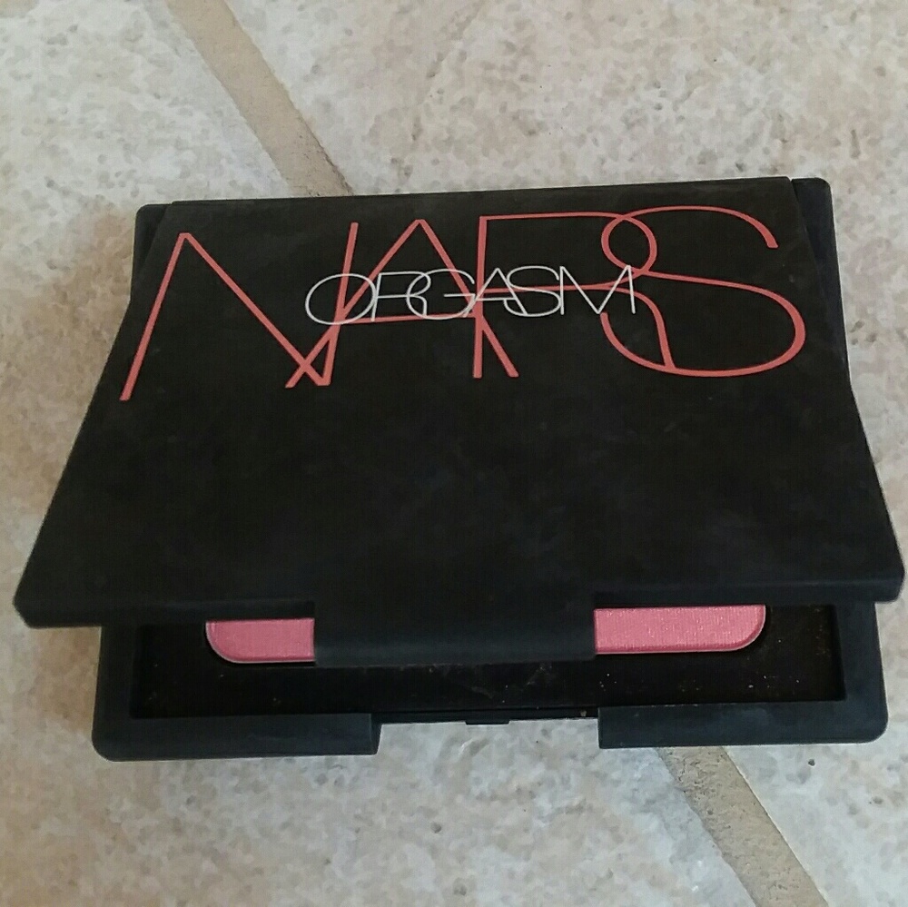 Nars blush in Orgasm
